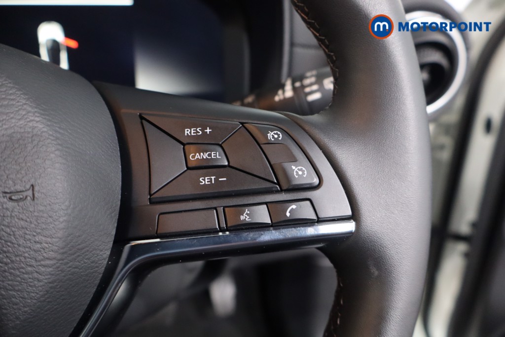 Nissan Juke N-Connecta Automatic Petrol-Electric Hybrid SUV - Stock Number (1579096) - 8th supplementary image