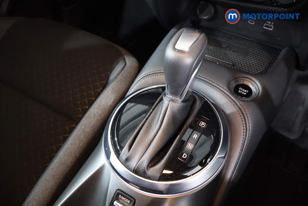 Nissan Juke N-Connecta Automatic Petrol-Electric Hybrid SUV - Stock Number (1579096) - 14th supplementary image