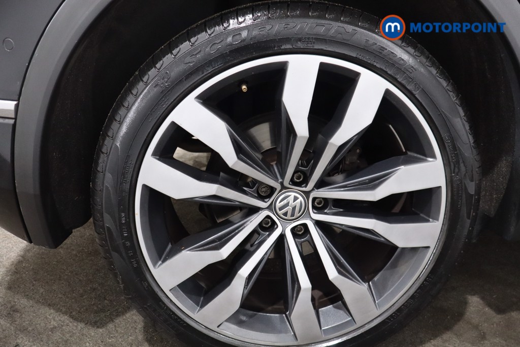 Volkswagen Tiguan R-Line Tech Automatic Petrol SUV - Stock Number (1579150) - 9th supplementary image