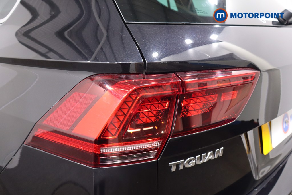 Volkswagen Tiguan R-Line Tech Automatic Petrol SUV - Stock Number (1579150) - 37th supplementary image