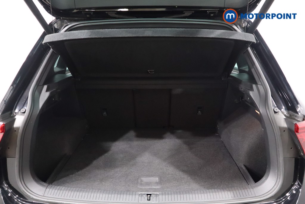 Volkswagen Tiguan R-Line Tech Automatic Petrol SUV - Stock Number (1579150) - 42nd supplementary image