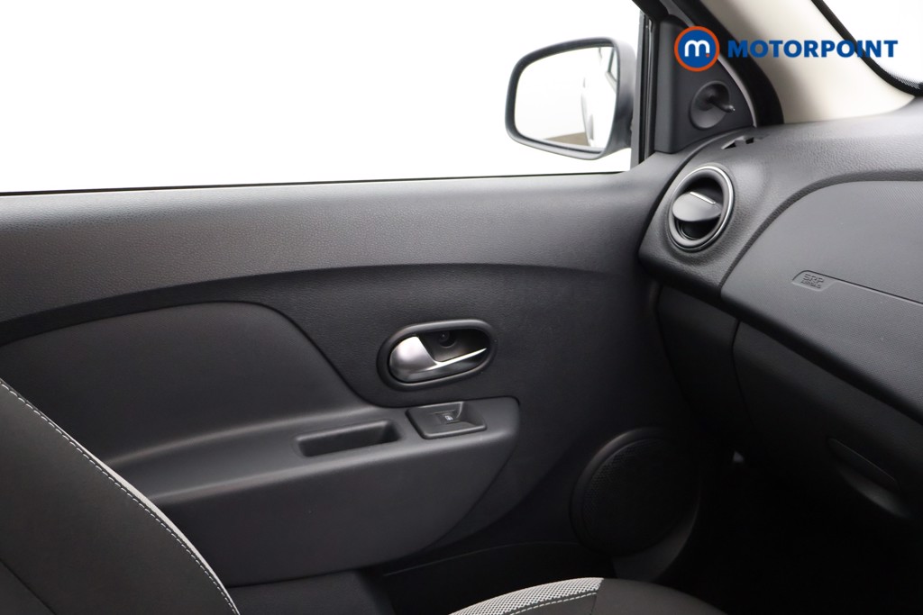 Dacia Sandero Stepway Essential Manual Petrol Hatchback - Stock Number (1579538) - 5th supplementary image