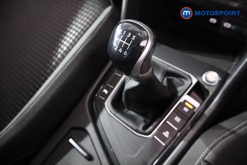 Volkswagen Tiguan Active Manual Petrol SUV - Stock Number (1580229) - 14th supplementary image