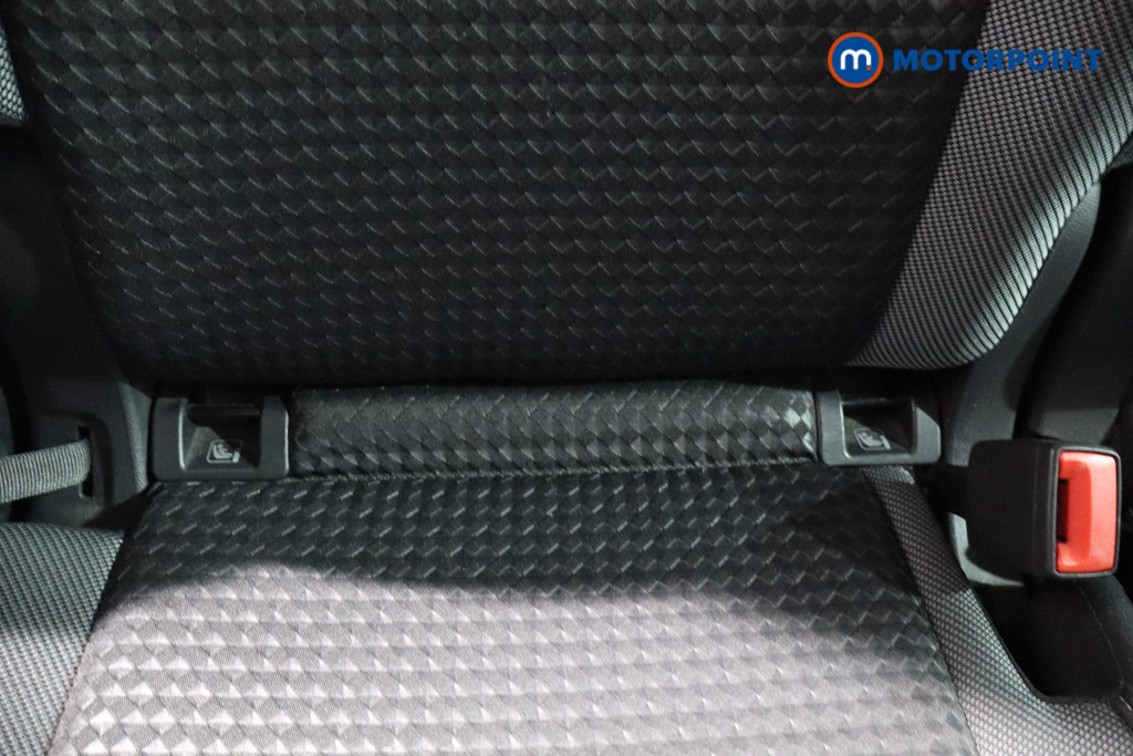 Volkswagen Tiguan Active Manual Petrol SUV - Stock Number (1580229) - 28th supplementary image