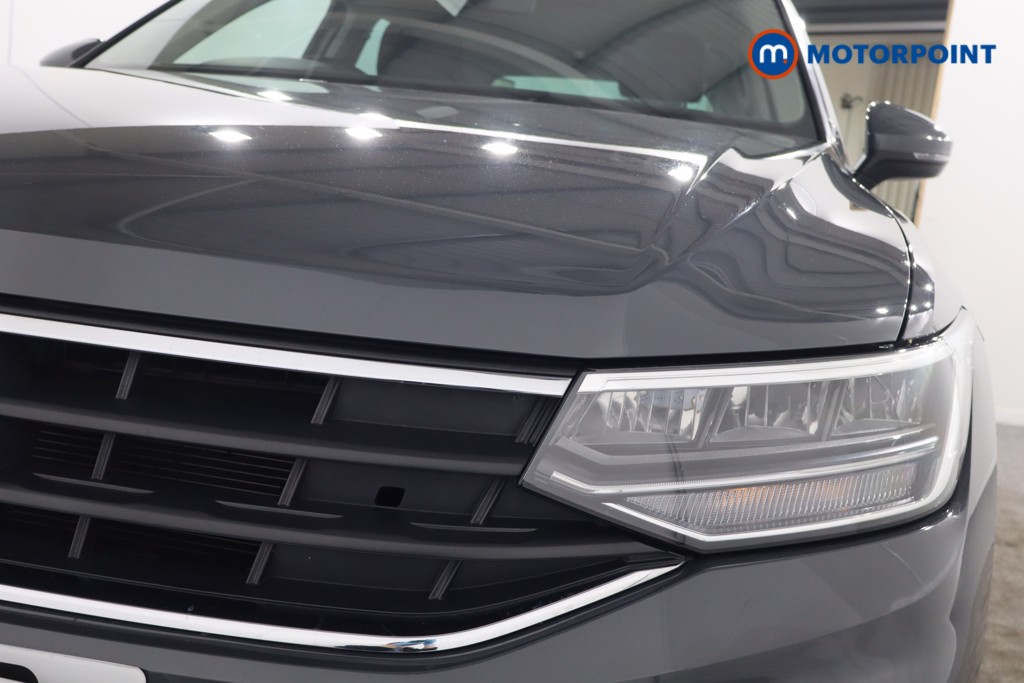 Volkswagen Tiguan Active Manual Petrol SUV - Stock Number (1580229) - 30th supplementary image