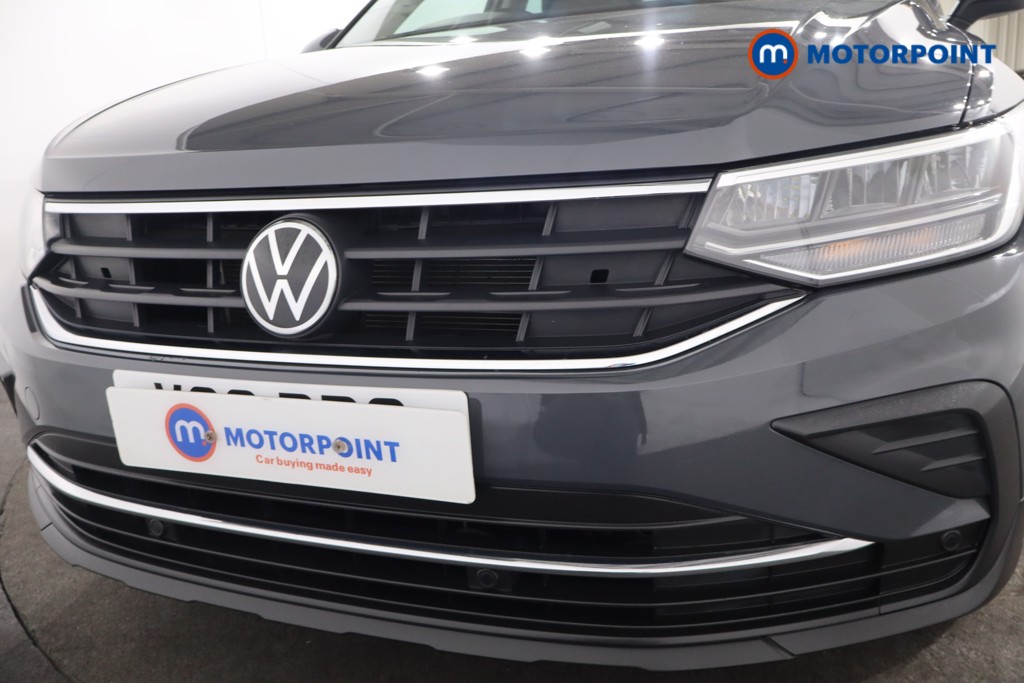Volkswagen Tiguan Active Manual Petrol SUV - Stock Number (1580229) - 33rd supplementary image