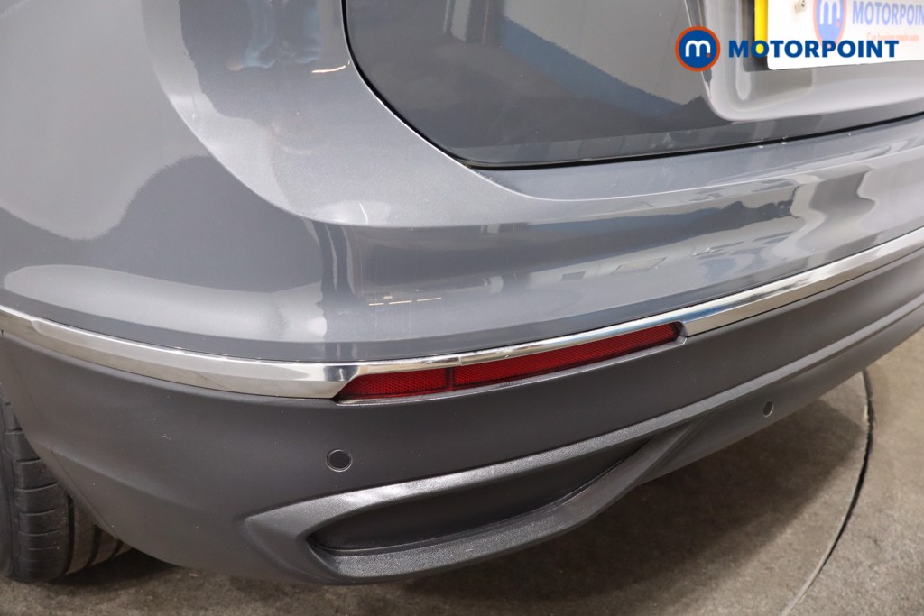 Volkswagen Tiguan Active Manual Petrol SUV - Stock Number (1580229) - 37th supplementary image