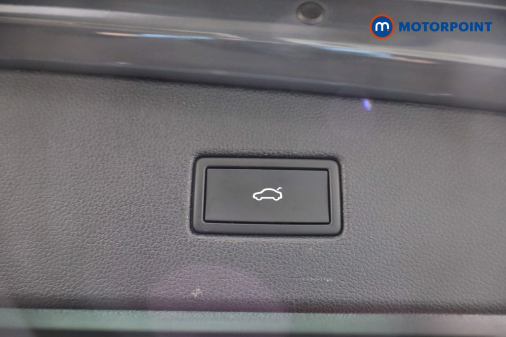 Volkswagen Tiguan Active Manual Petrol SUV - Stock Number (1580229) - 38th supplementary image
