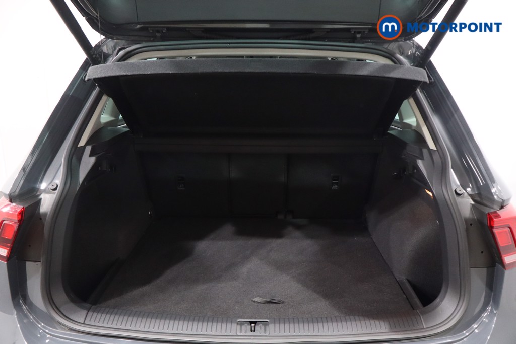 Volkswagen Tiguan Active Manual Petrol SUV - Stock Number (1580229) - 42nd supplementary image