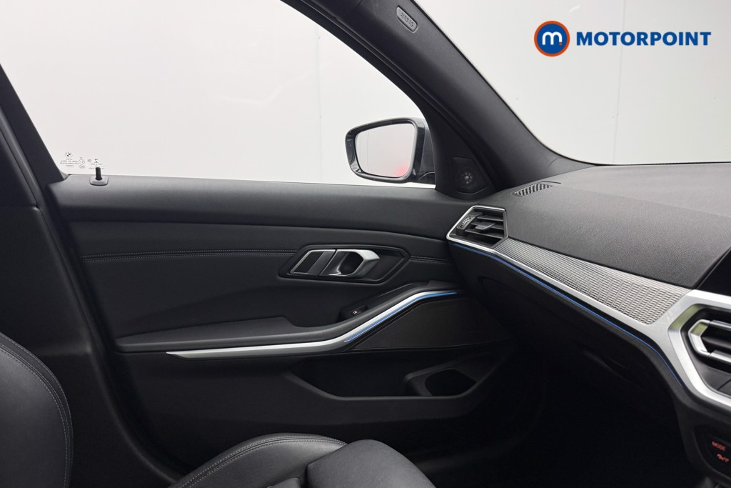 BMW 3 Series M Sport Automatic Petrol Plug-In Hybrid Saloon - Stock Number (1580952) - 27th supplementary image