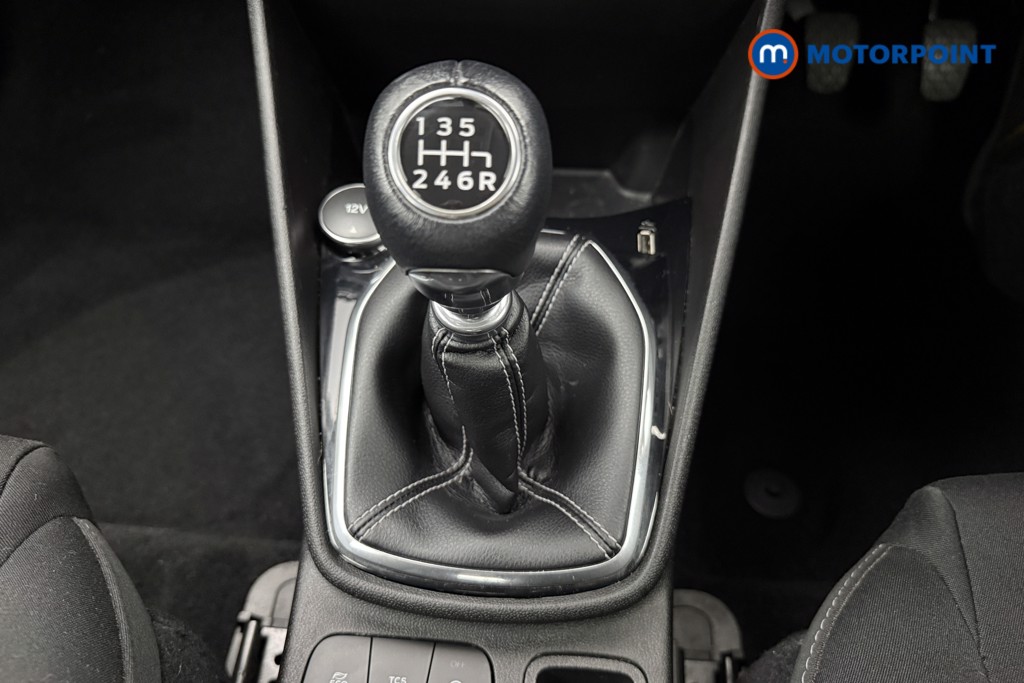 Ford Fiesta Zetec Manual Petrol Hatchback - Stock Number (1581430) - 7th supplementary image