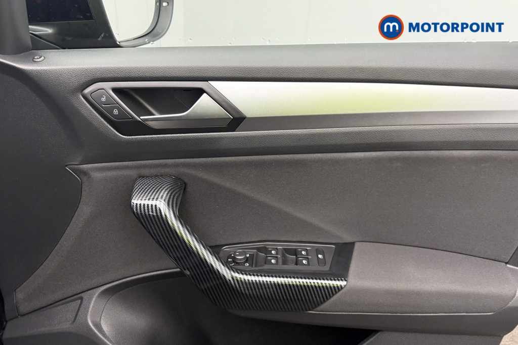 Volkswagen T-Roc Life Manual Petrol SUV - Stock Number (1581570) - 13th supplementary image