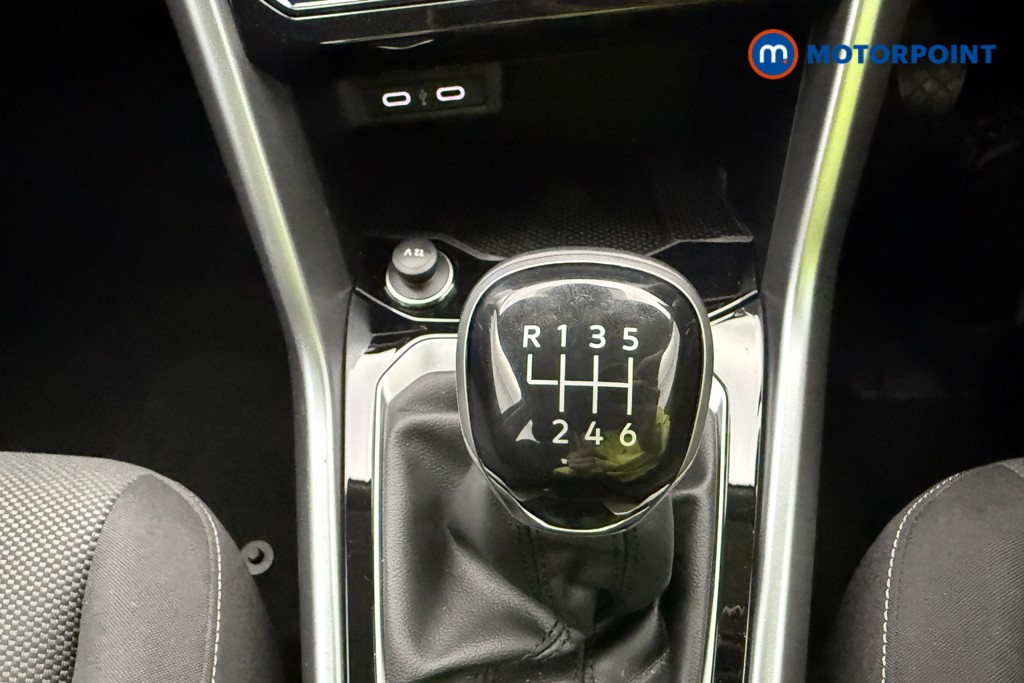 Volkswagen T-Roc Life Manual Petrol SUV - Stock Number (1581570) - 18th supplementary image