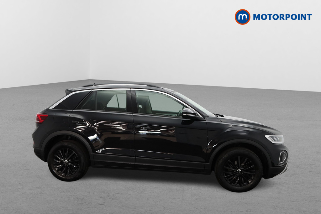 Volkswagen T-Roc Life Manual Petrol SUV - Stock Number (1581570) - Drivers side front corner