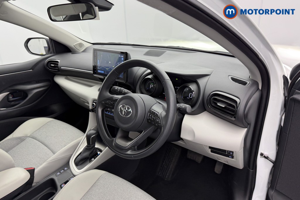 Toyota Yaris Excel Automatic Petrol-Electric Hybrid Hatchback - Stock Number (1581756) - 4th supplementary image