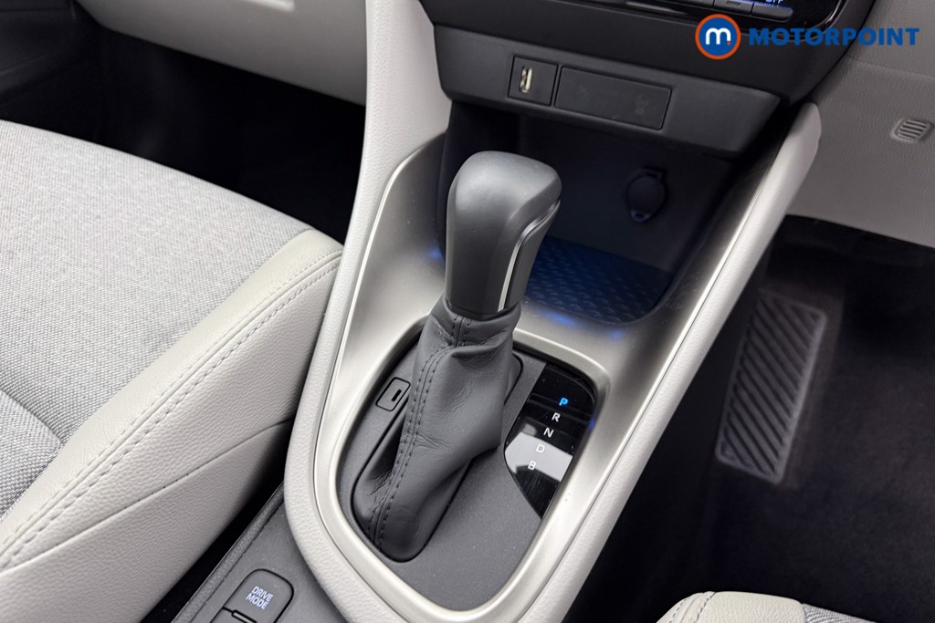 Toyota Yaris Excel Automatic Petrol-Electric Hybrid Hatchback - Stock Number (1581756) - 13th supplementary image