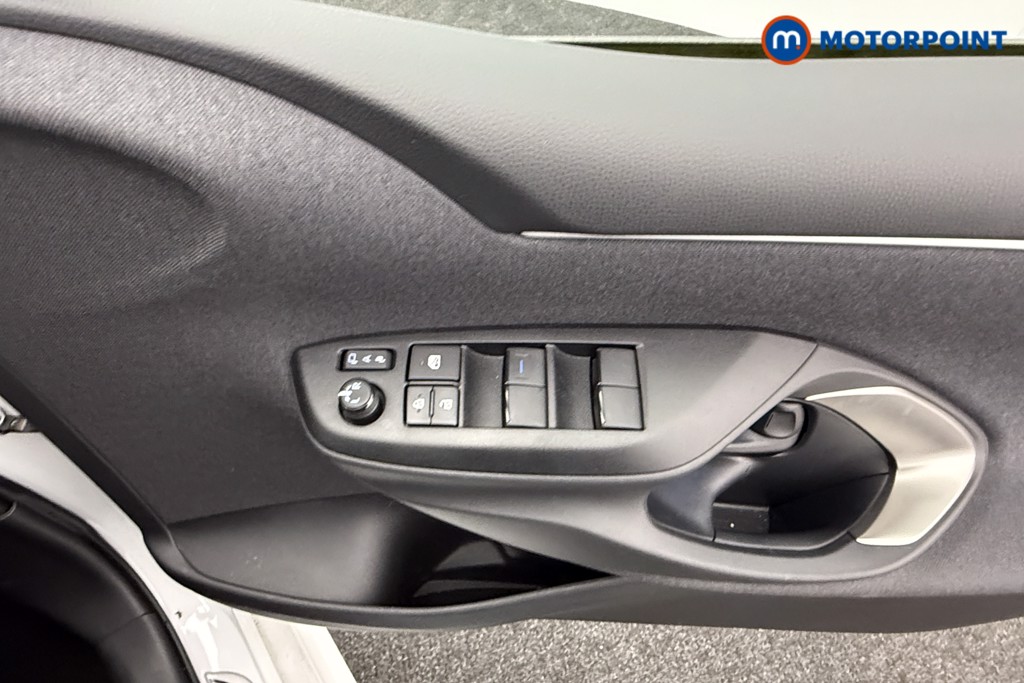 Toyota Yaris Excel Automatic Petrol-Electric Hybrid Hatchback - Stock Number (1581756) - 16th supplementary image