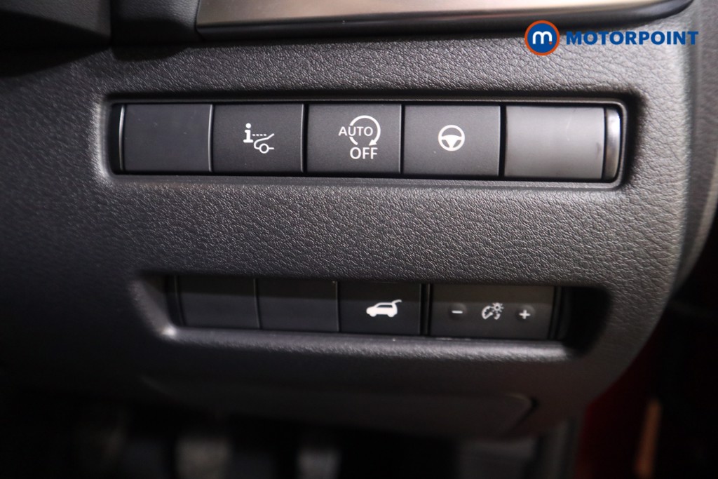 Nissan Qashqai Tekna Manual Petrol SUV - Stock Number (1582028) - 9th supplementary image