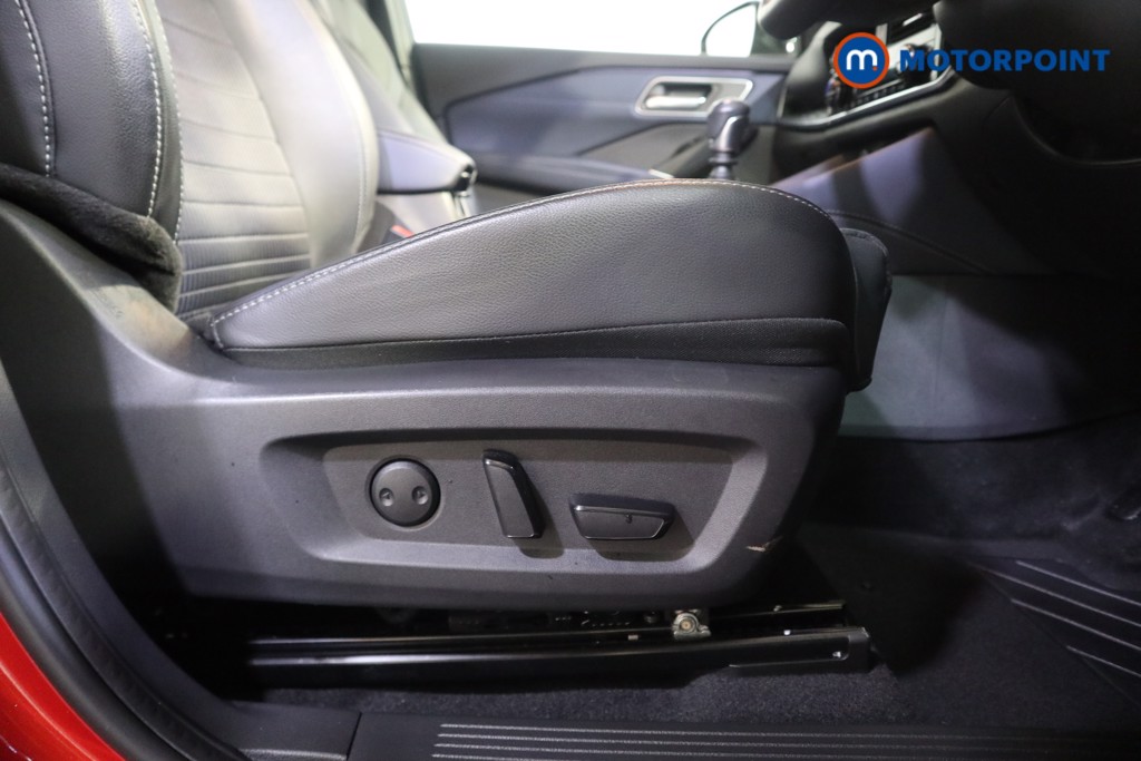 Nissan Qashqai Tekna Manual Petrol SUV - Stock Number (1582028) - 11th supplementary image