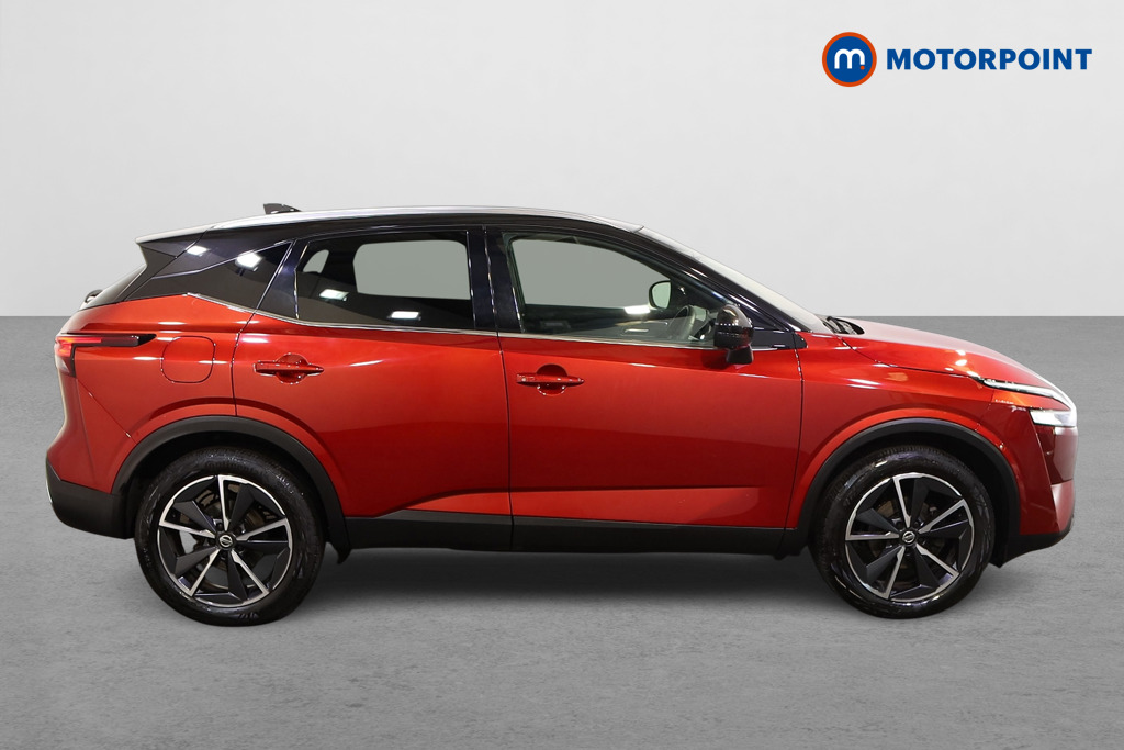 Nissan Qashqai Tekna Manual Petrol SUV - Stock Number (1582028) - Drivers side