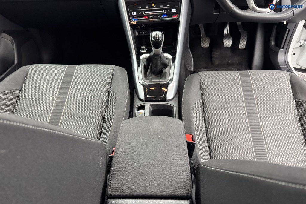 Volkswagen T-Roc Life Manual Petrol SUV - Stock Number (1571654) - 11th supplementary image