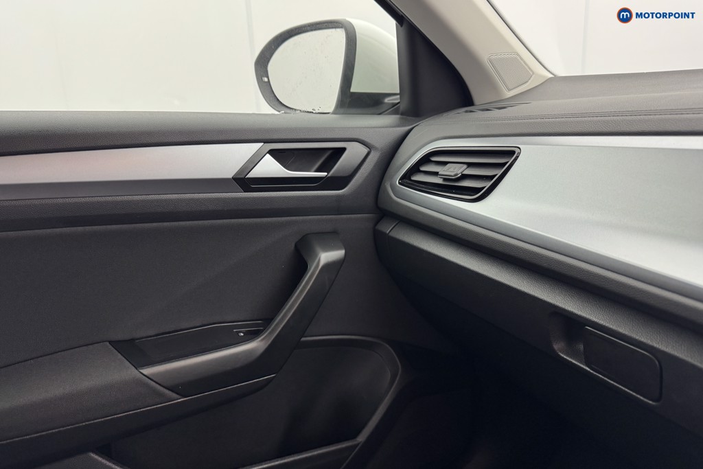 Volkswagen T-Roc Life Manual Petrol SUV - Stock Number (1571654) - 18th supplementary image