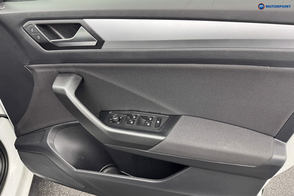 Volkswagen T-Roc Life Manual Petrol SUV - Stock Number (1571654) - 22nd supplementary image