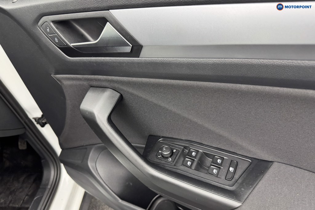 Volkswagen T-Roc Life Manual Petrol SUV - Stock Number (1571654) - 23rd supplementary image