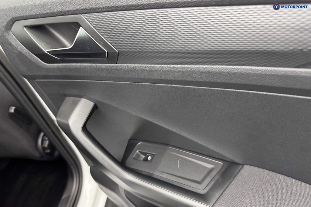 Volkswagen T-Roc Life Manual Petrol SUV - Stock Number (1571654) - 25th supplementary image