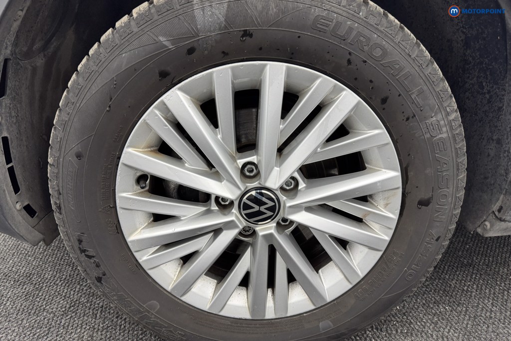 Volkswagen T-Roc Life Manual Petrol SUV - Stock Number (1571654) - 34th supplementary image