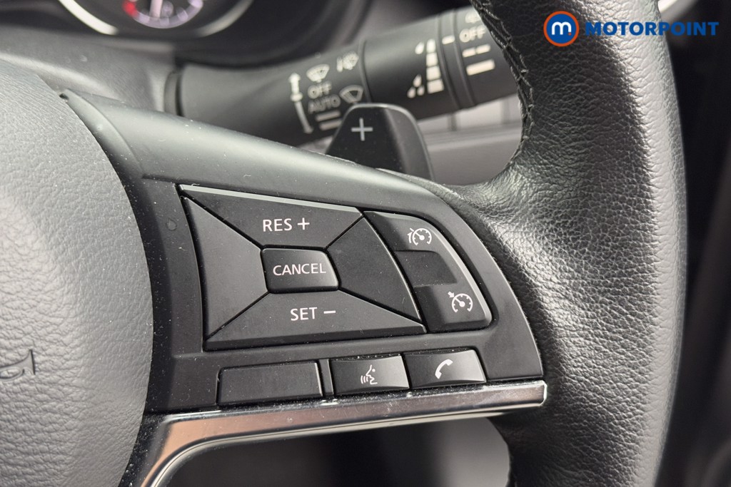 Nissan Juke N-Connecta Automatic Petrol SUV - Stock Number (1572651) - 4th supplementary image
