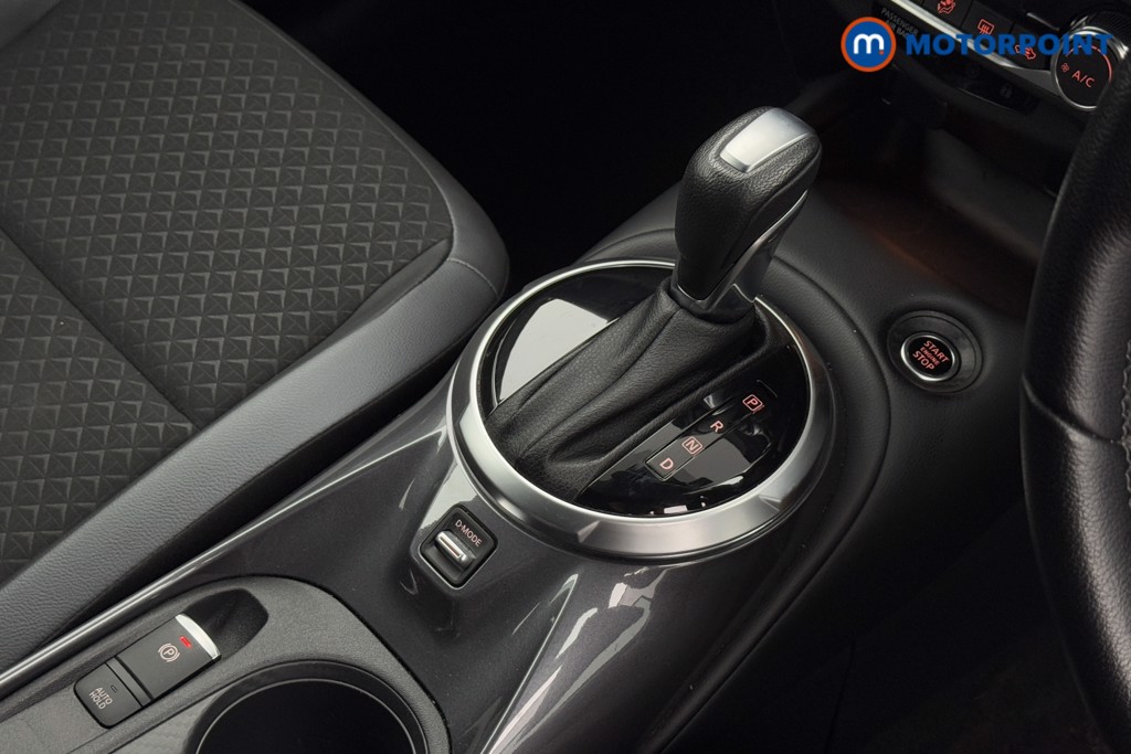 Nissan Juke N-Connecta Automatic Petrol SUV - Stock Number (1572651) - 12th supplementary image