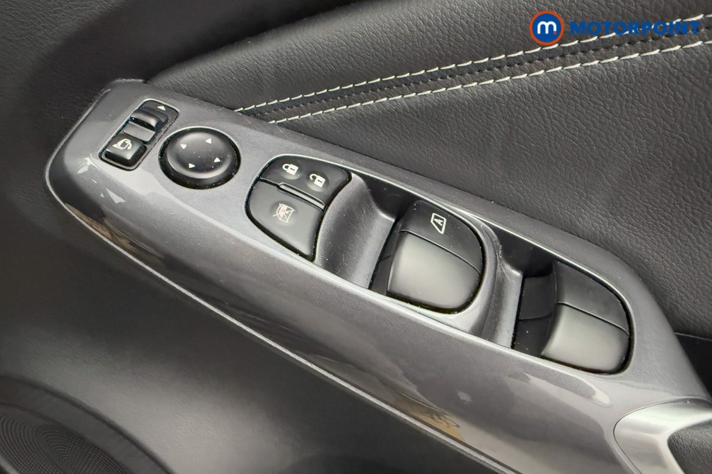 Nissan Juke N-Connecta Automatic Petrol SUV - Stock Number (1572651) - 15th supplementary image