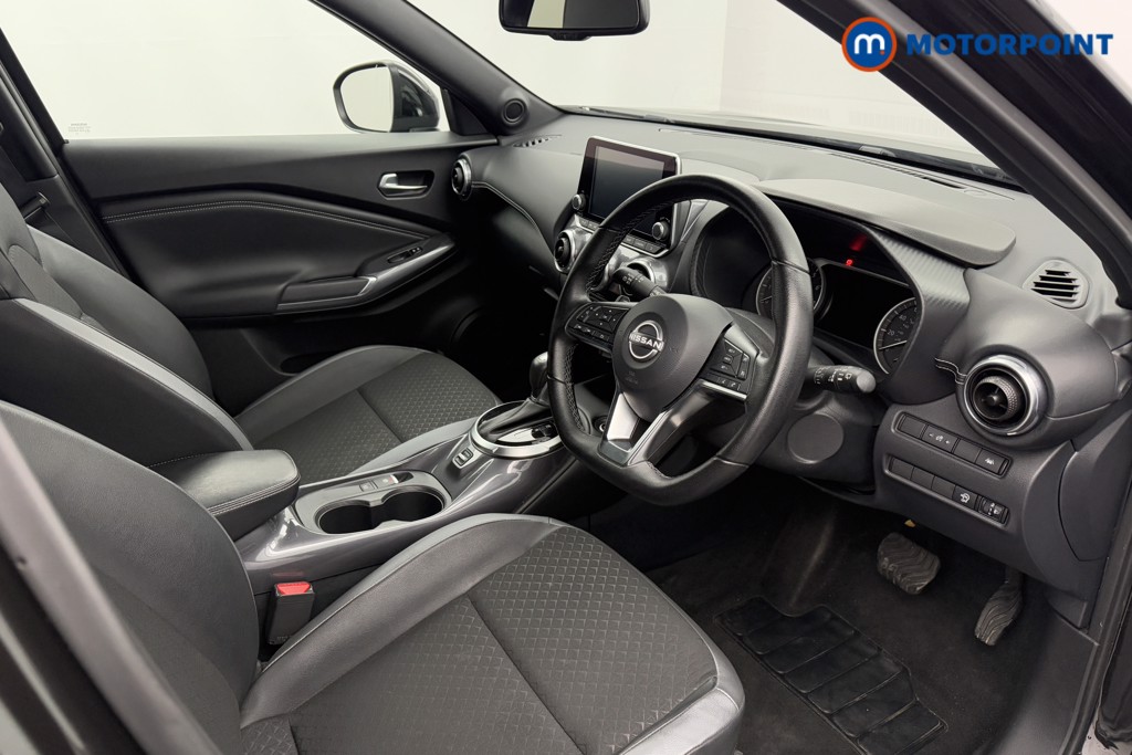 Nissan Juke N-Connecta Automatic Petrol SUV - Stock Number (1572651) - 1st supplementary image