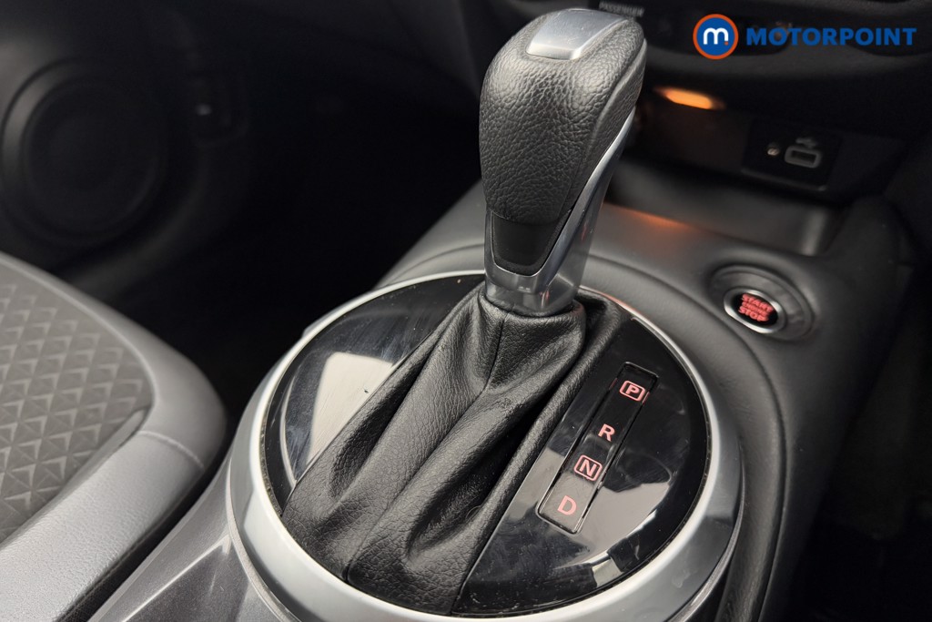Nissan Juke N-Connecta Automatic Petrol SUV - Stock Number (1572670) - 13th supplementary image
