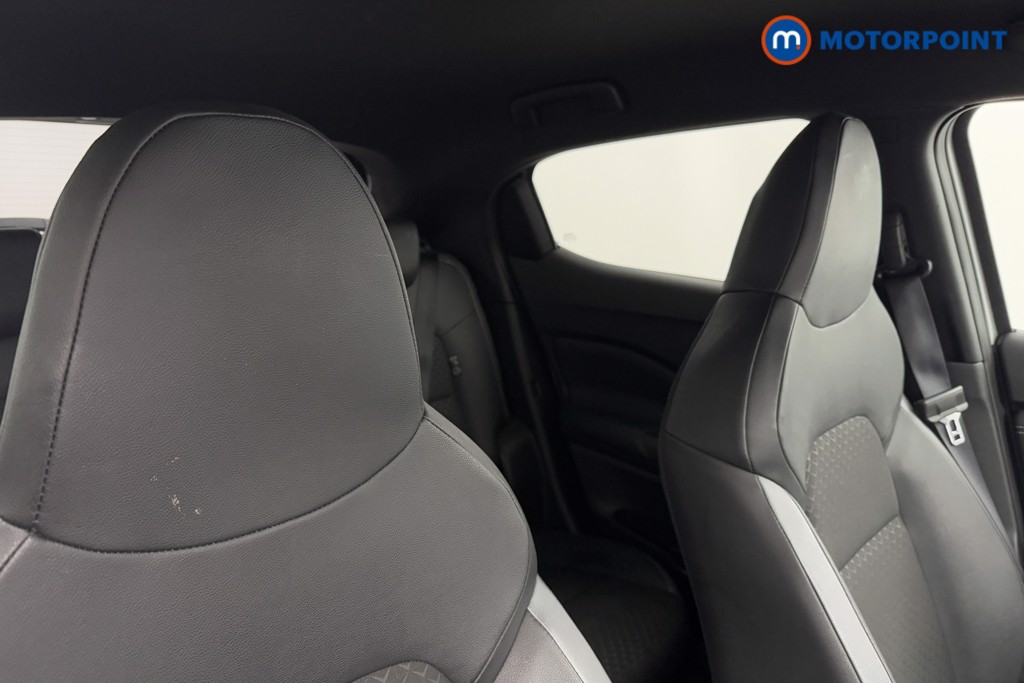 Nissan Juke N-Connecta Automatic Petrol SUV - Stock Number (1572670) - 21st supplementary image