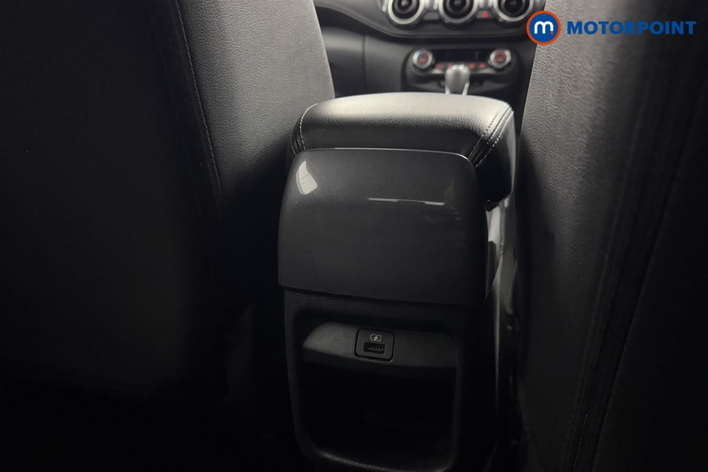 Nissan Juke N-Connecta Automatic Petrol SUV - Stock Number (1572670) - 23rd supplementary image