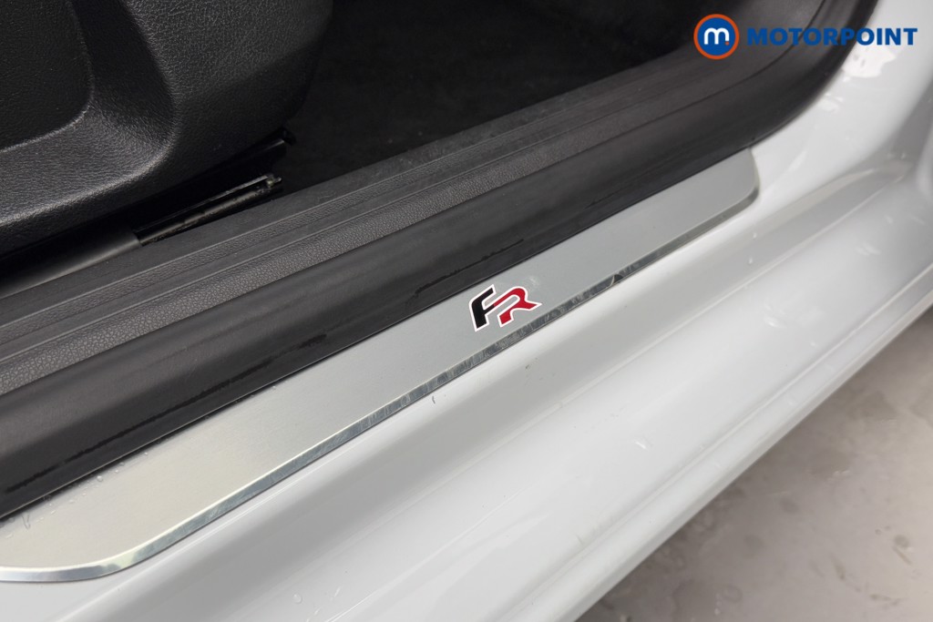 Seat Leon FR Manual Petrol Hatchback - Stock Number (1574060) - 17th supplementary image