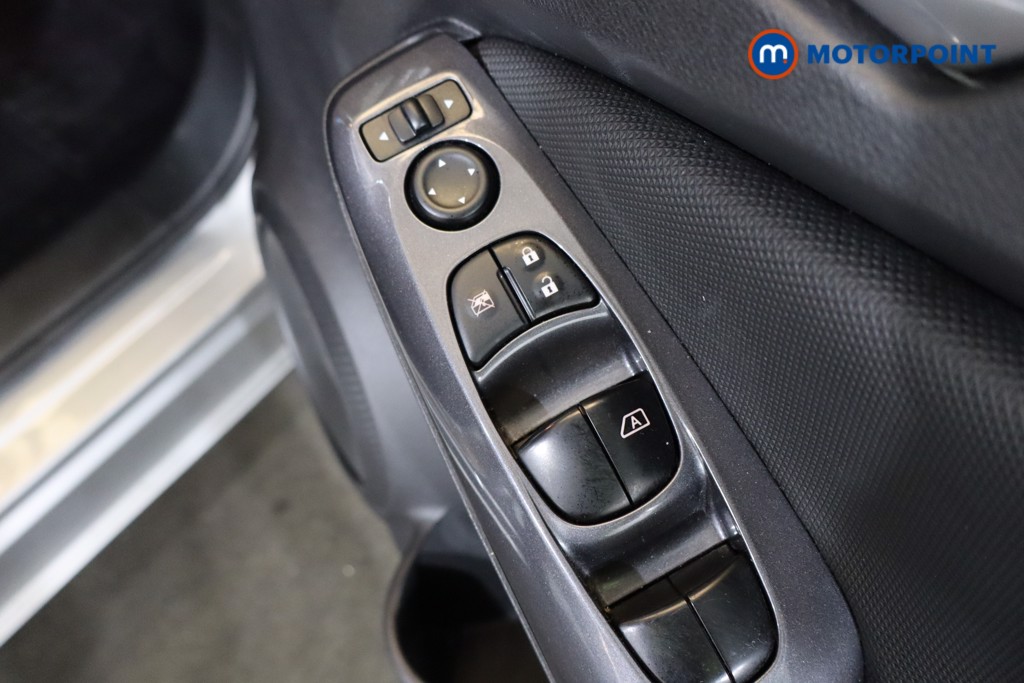 Nissan Juke Acenta Manual Petrol SUV - Stock Number (1574954) - 18th supplementary image