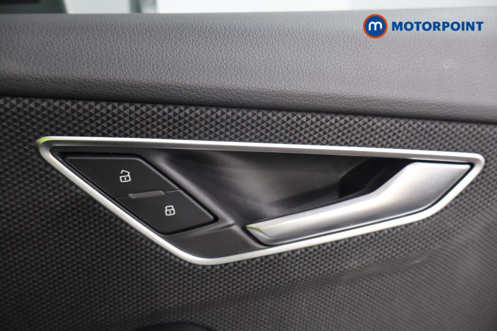 Audi Q2 Black Edition Manual Petrol SUV - Stock Number (1575752) - 14th supplementary image