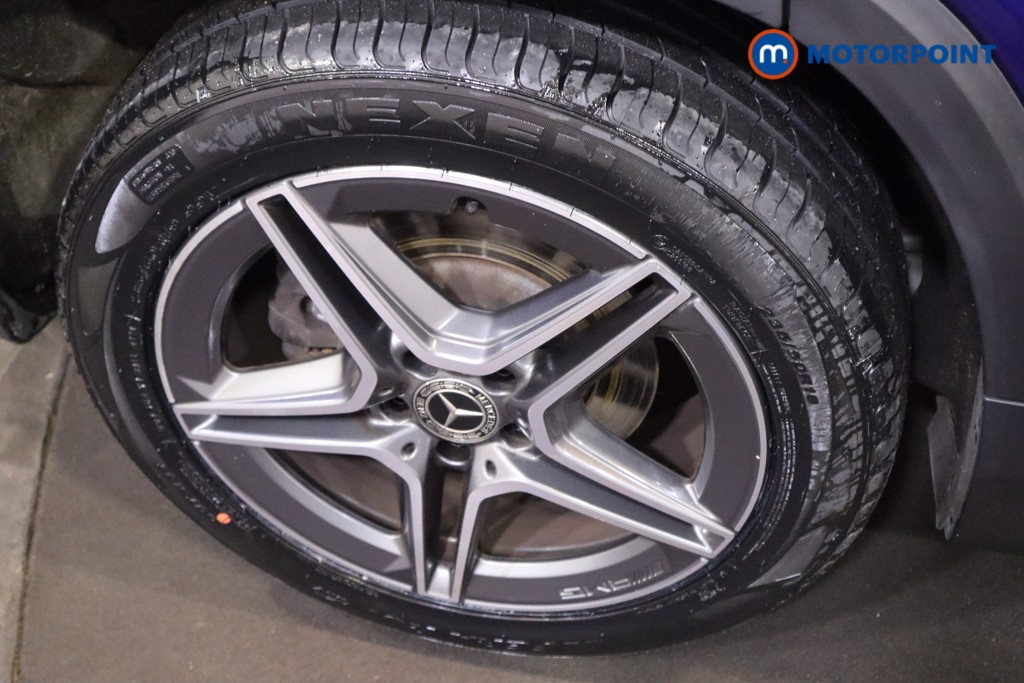Mercedes-Benz GLB Amg Line Automatic Petrol SUV - Stock Number (1575978) - 12th supplementary image
