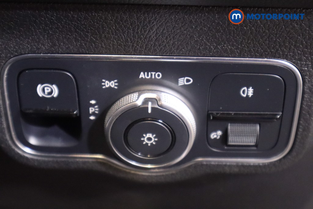 Mercedes-Benz GLB Amg Line Automatic Petrol SUV - Stock Number (1575978) - 17th supplementary image