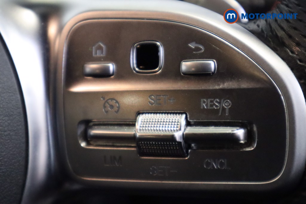 Mercedes-Benz GLB Amg Line Automatic Petrol SUV - Stock Number (1575978) - 19th supplementary image