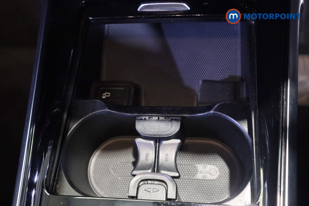 Mercedes-Benz GLB Amg Line Automatic Petrol SUV - Stock Number (1575978) - 23rd supplementary image