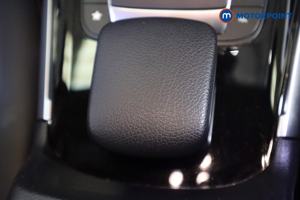 Mercedes-Benz GLB Amg Line Automatic Petrol SUV - Stock Number (1575978) - 25th supplementary image