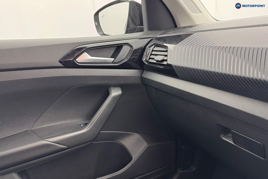 Volkswagen T-Cross Black Edition Manual Petrol SUV - Stock Number (1576230) - 18th supplementary image