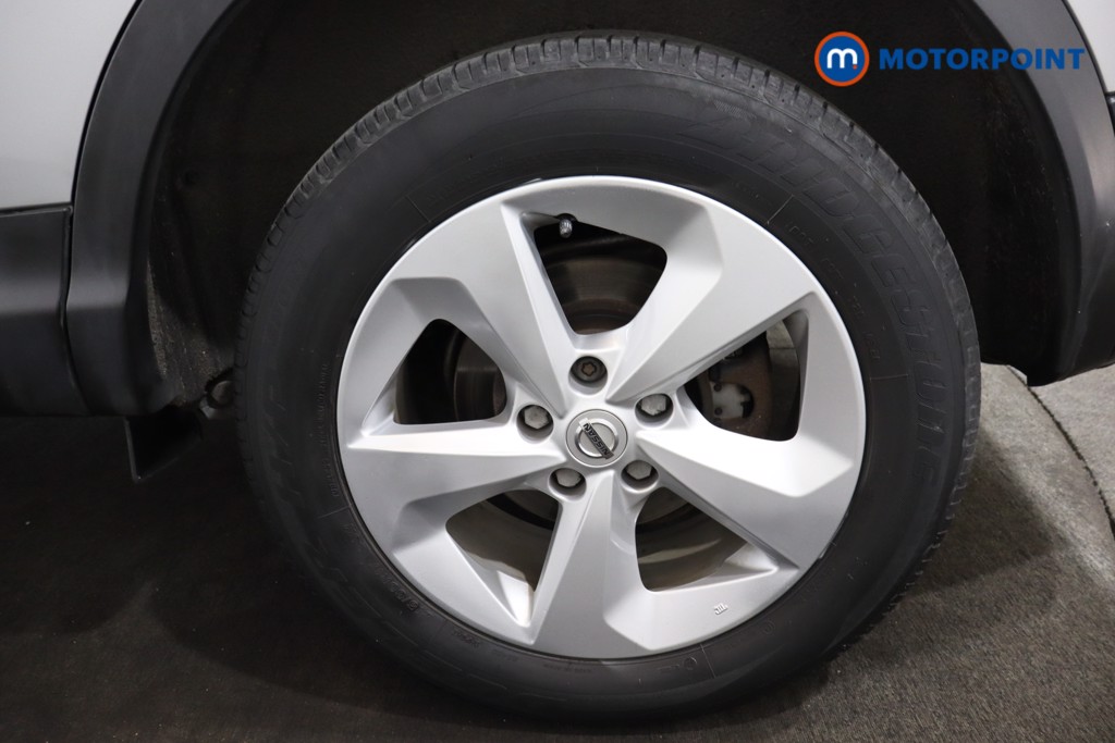 Nissan Qashqai Acenta Premium Manual Petrol SUV - Stock Number (1576863) - 26th supplementary image