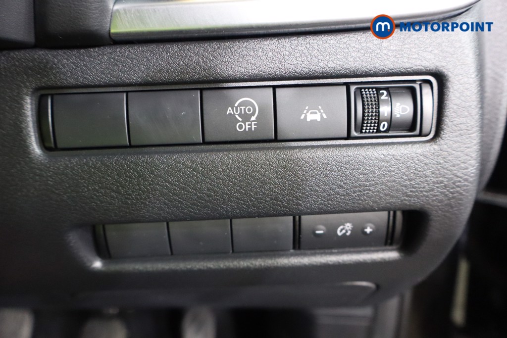 Nissan Qashqai N-Connecta Manual Petrol SUV - Stock Number (1577920) - 18th supplementary image