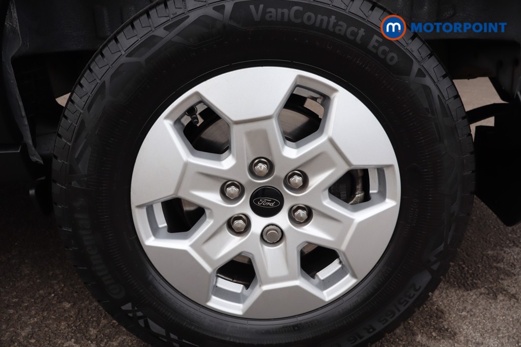 Ford Transit Limited Automatic Diesel Medium Roof Van - Stock Number (1577928) - 4th supplementary image