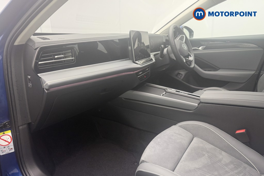 Volkswagen Passat Life Automatic Petrol Plug-In Hybrid Estate - Stock Number (1578131) - 10th supplementary image